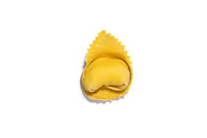 tortellone del pastificio marcello fatto artigianalmente e mano