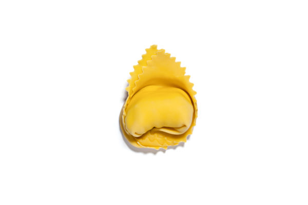 tortellone del pastificio marcello fatto artigianalmente e mano